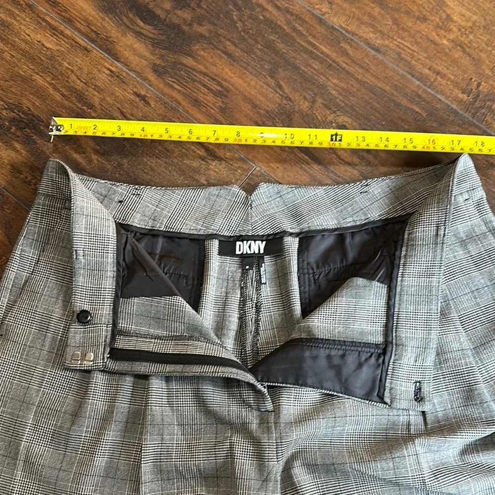 NWOT DKNY Women’s Black & Gray Plaid Wide Leg Pleated Pants